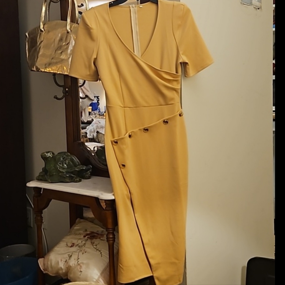 Gold V Stretch Sheath dress